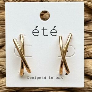 Été Gold Crossover Earrings